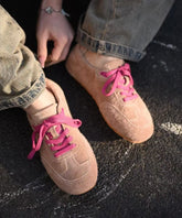 Zapatos planos de mujer con cordones de ante verde